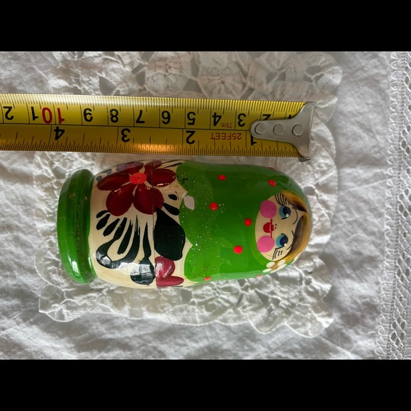 *SOLD* Vintage Russian nesting dolls. - Picture 2 of 3